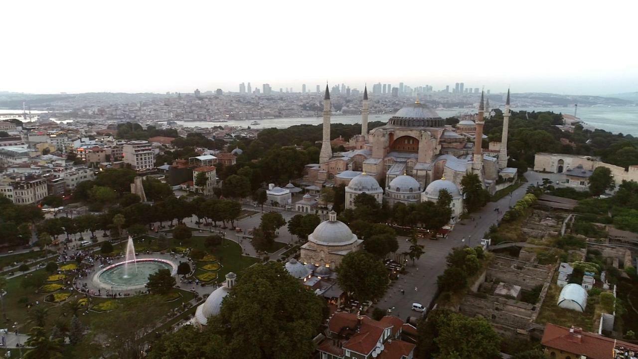 Eastanbul Suites Istanbul Bagian luar foto